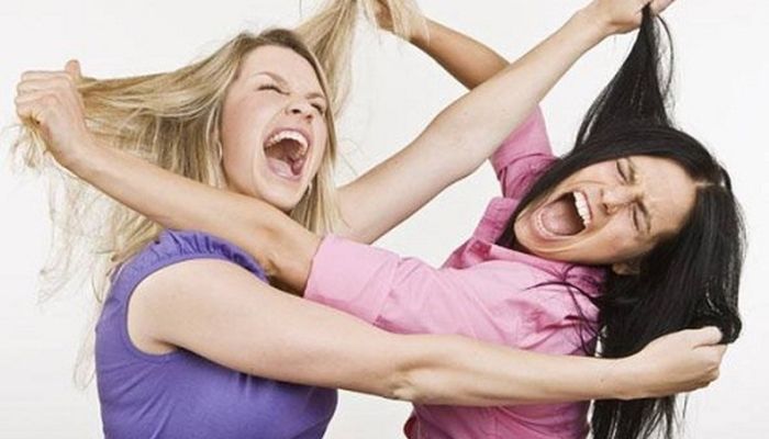nằm mơ thấy đánh nhau đánh số mấy